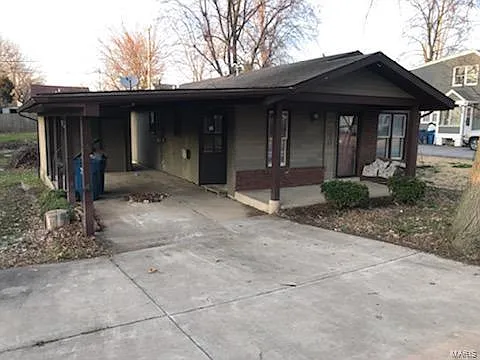 220 W Corbin St photo 1
