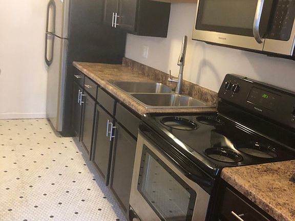 3rd image of 1 W 28th St APT 105