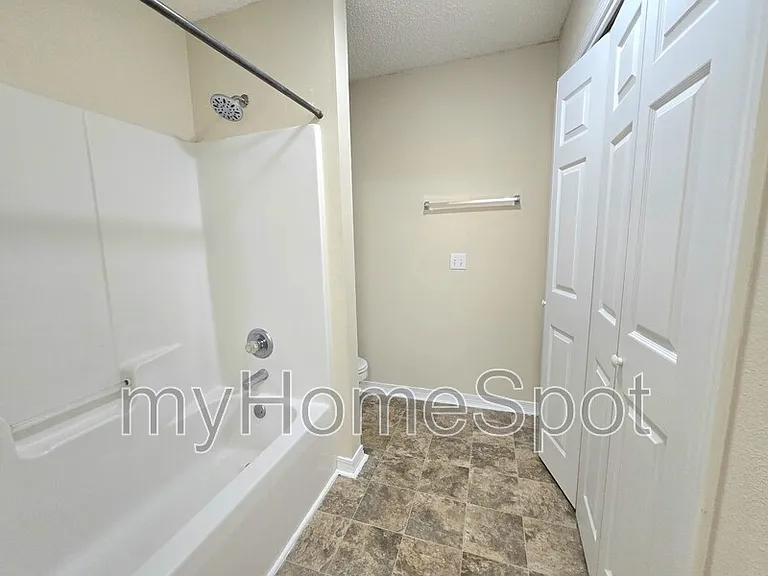 9580 Cobblebrook Dr — Photo 12