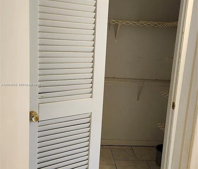 376 Durham #L — Photo 8