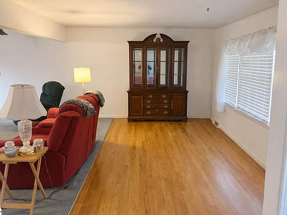 4th image of 103 Cope Cir