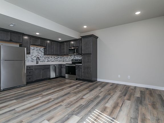 5th image of 1611 University Ave #60