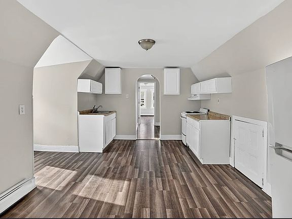 2nd image of 107 Brown Pl Floor 3