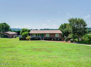 1807 Oakmont Cir, Louisville, TN 37777