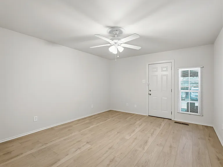 13328 Southview Ln — Photo 21