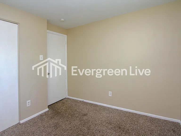 10053 Nassau Ln — Photo 9