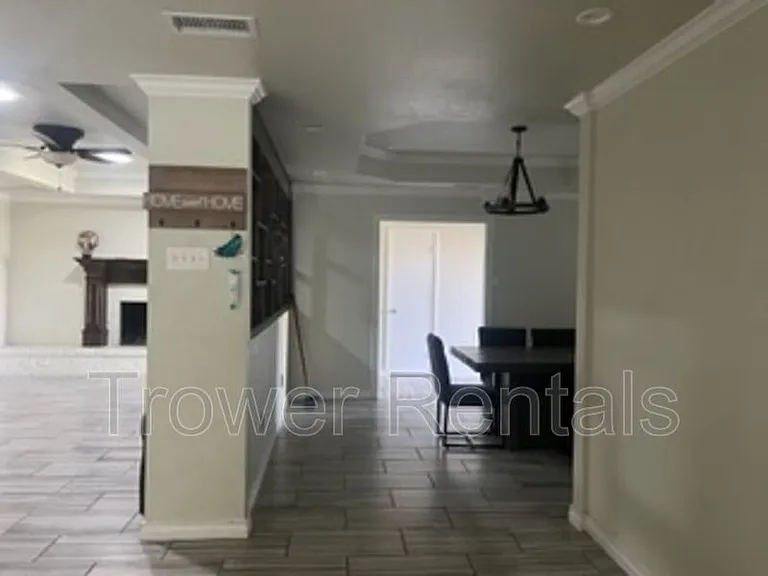 4011 E Everglade Ave — Photo 8