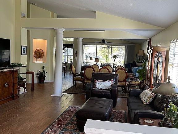 3rd image of 6776 Calistoga Cir