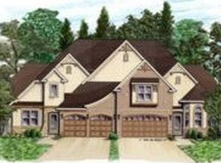 5 Westmoreland Ln, Naperville, IL 60540