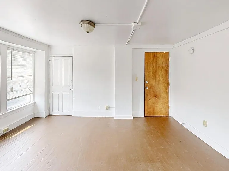 120 Main St. — Photo 19