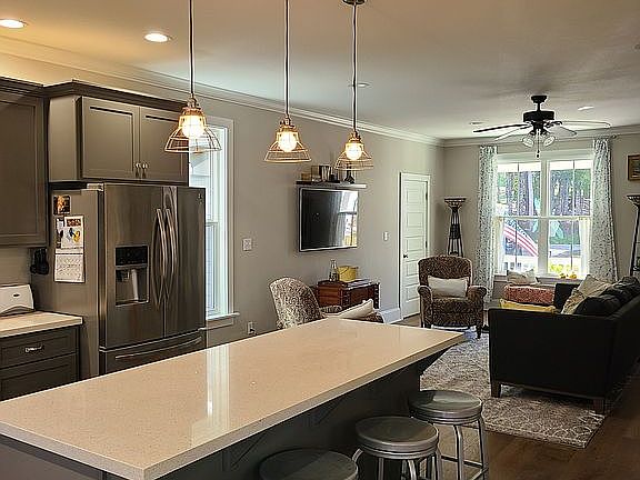 5th image of 9390 Settler Ave