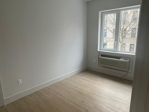 3rd image of 20 E 212th St #3A