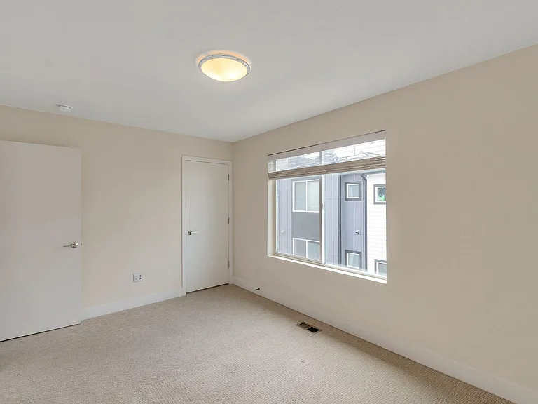 5586 W 11th Pl — Photo 20