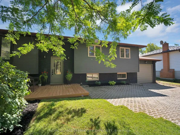 2249 Willard Ave, Innisfil, ON L9S 2B8
