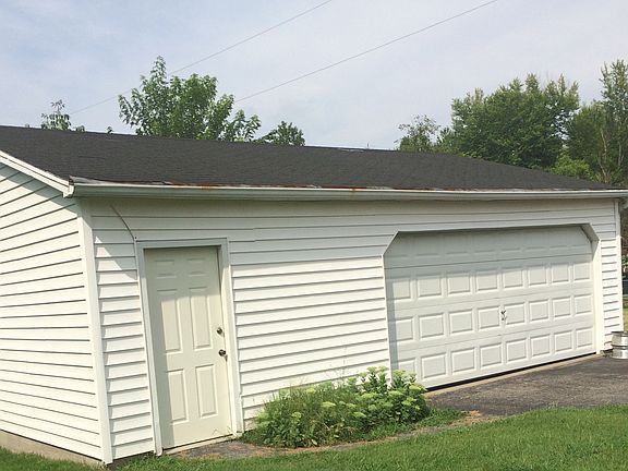 4th image of 416 Eastview Dr