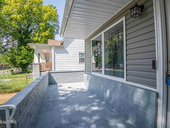 3rd image of 2515 Wilson Ave