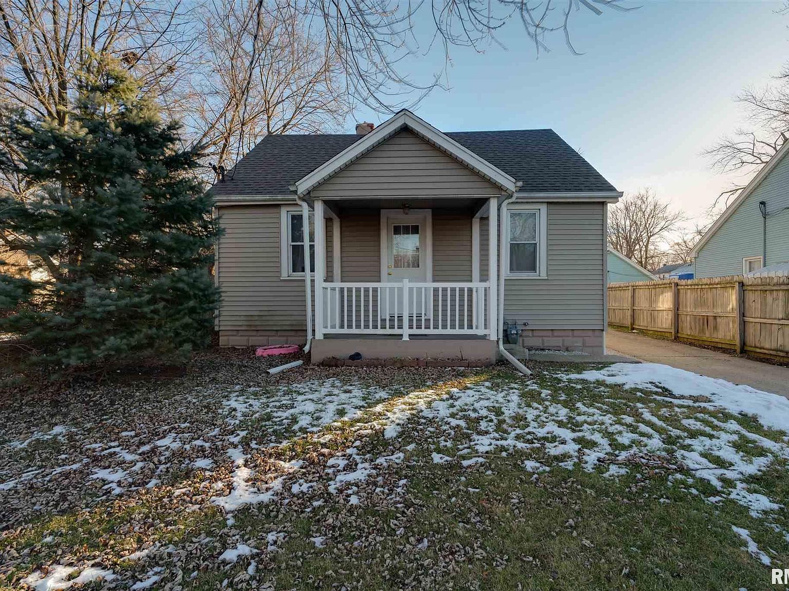 516 Roberts St, Creve Coeur, IL 61610 Zillow