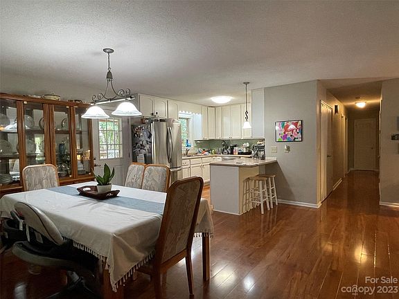 4th image of 129 Woodline Dr