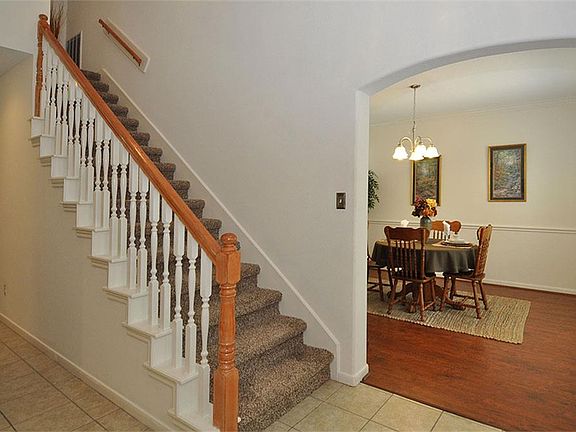 5th image of 8311 Vaulted Pine Dr