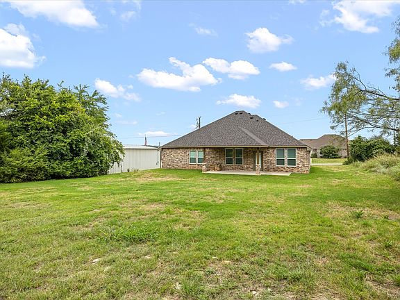5th image of 2309 Christine Dr