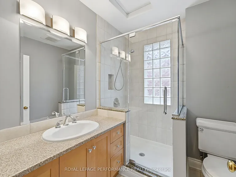 284 Crichton St — Photo 29