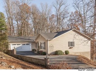 3 Candlestick Dr, Zirconia, NC 28790