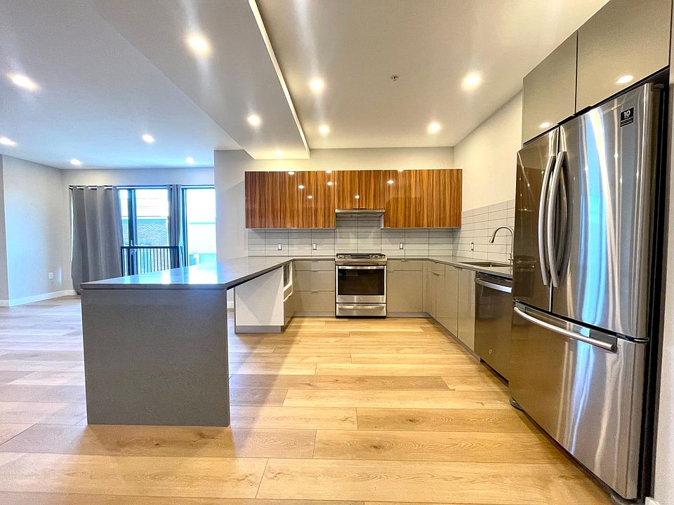1st image of 517 Poplar St #202DD