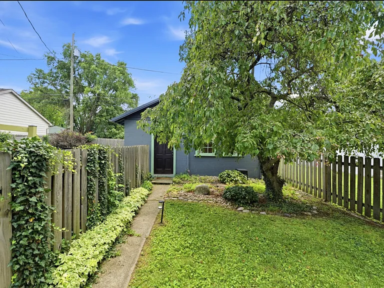 111A Crestview Rd #A — Photo 2