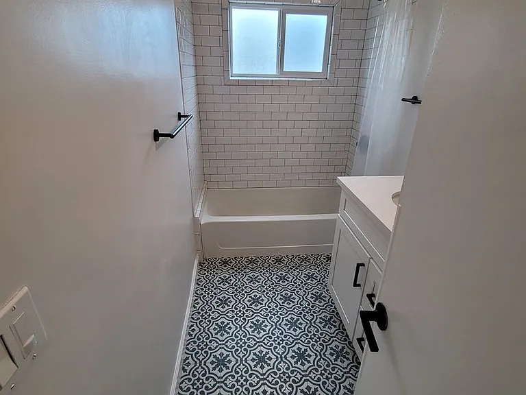 6051-6053 Hillandale Dr — Photo 20