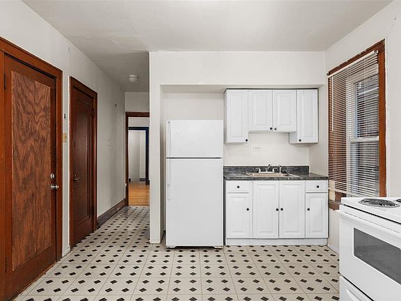 3rd image of 3833 Dunnica Ave