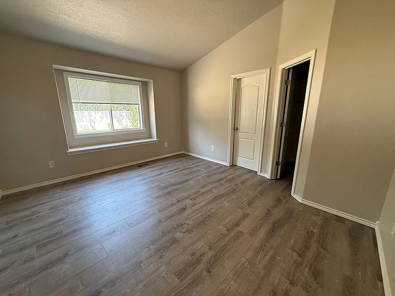 10812 Saffron Dr — Photo 11