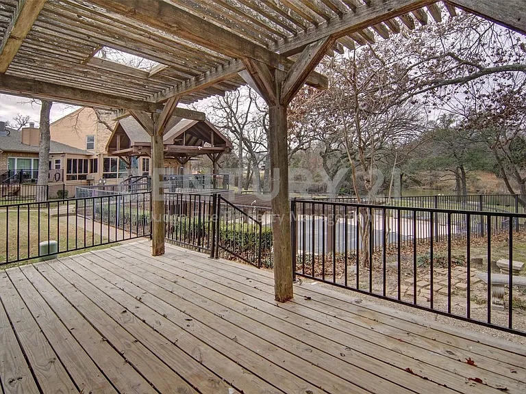 2122 Clear Lake Rd — Photo 17