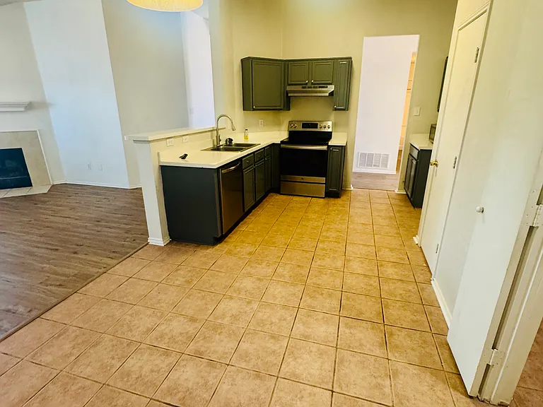 805 Sage Cir — Photo 5