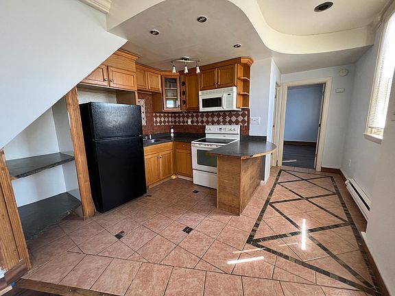 3rd image of 6804 Ditman St #C3