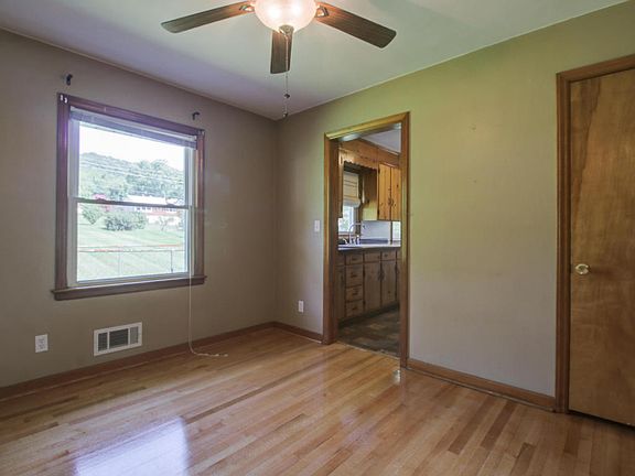 5th image of 602 Devonshire Dr