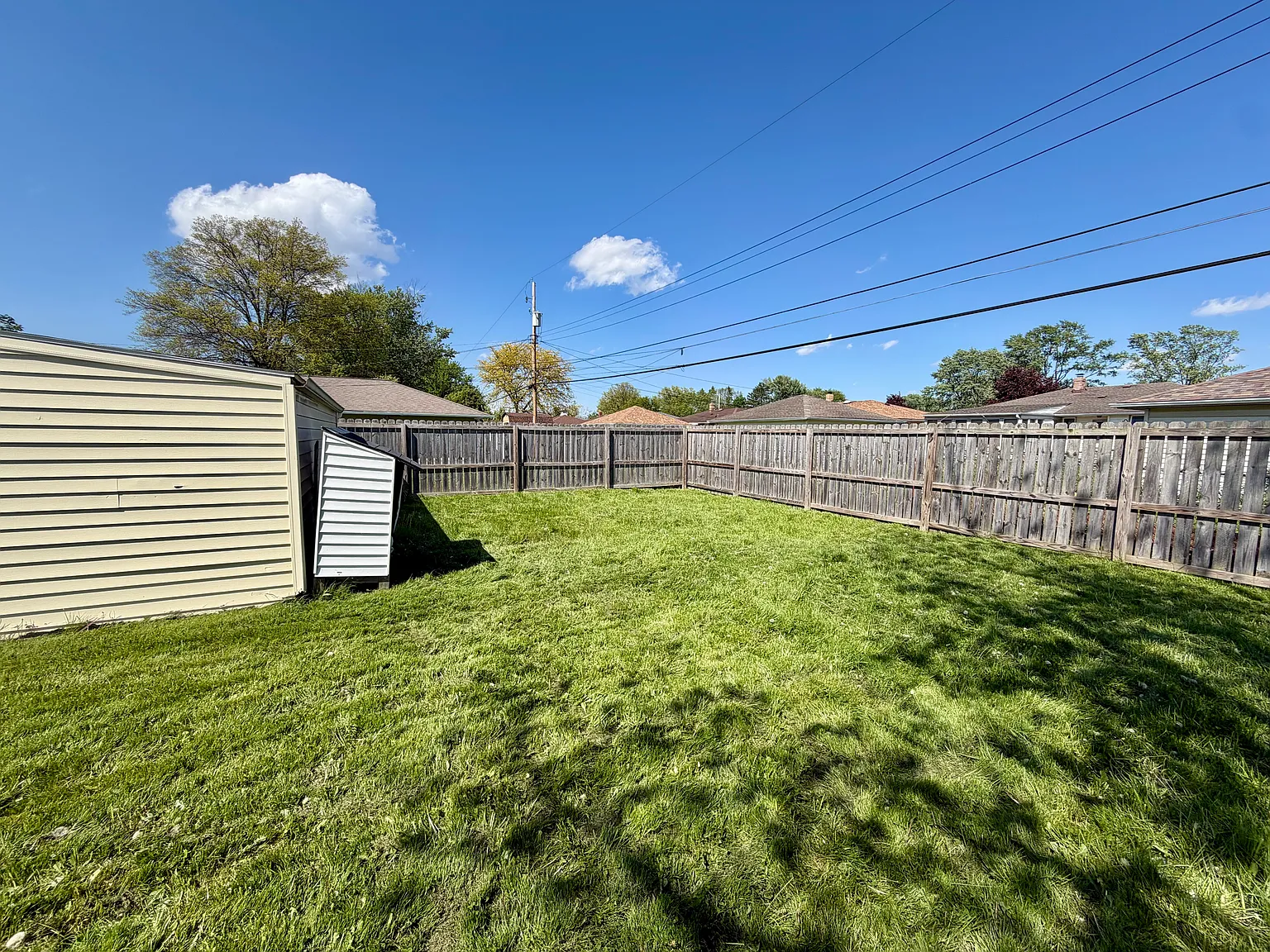 4 bed, 1228 sqft, $1,950 — Photo 4