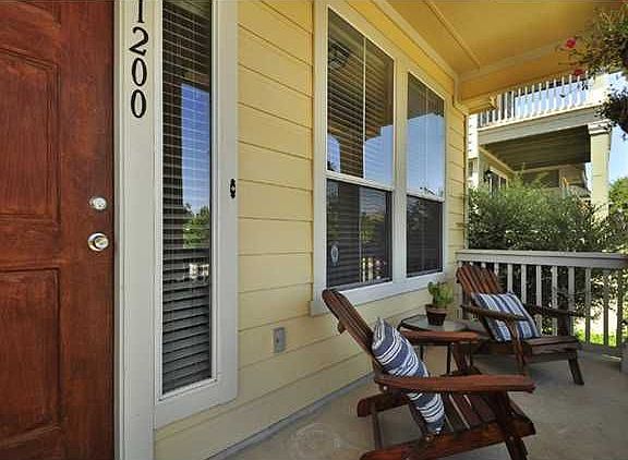4th image of 1200 Peyton Pl