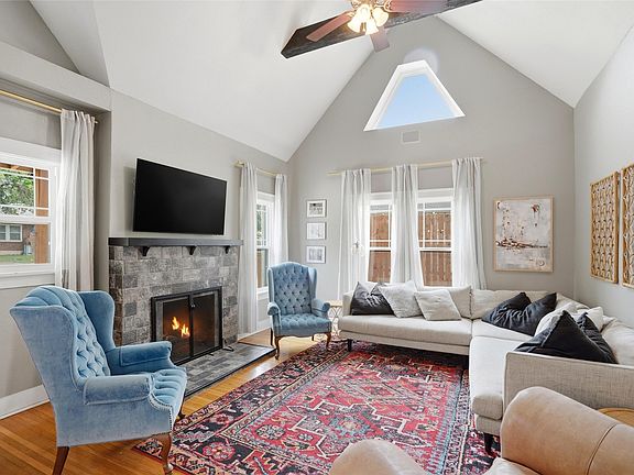 5th image of 1134 Santos St