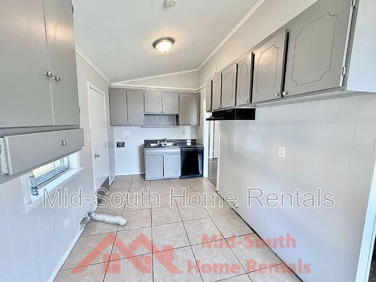 2298 Dells Ave — Photo 8