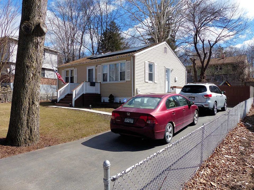 1st image of 36 Hawthorne Ave