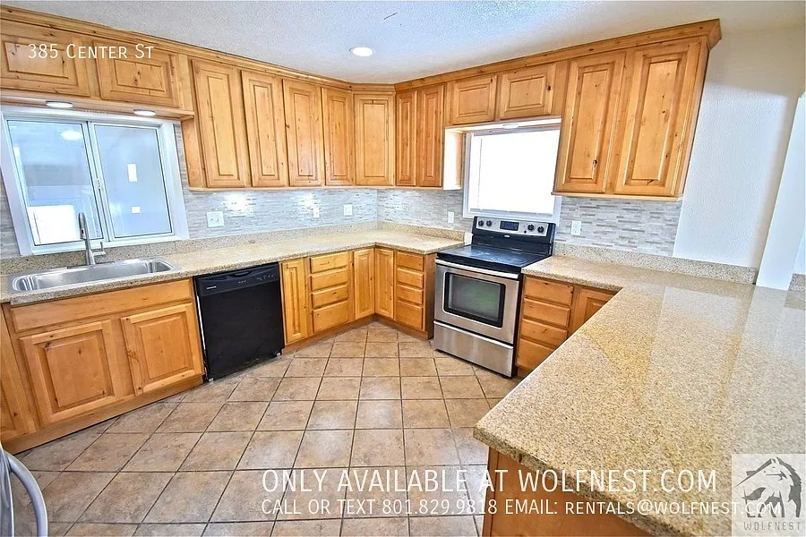 3 bed, 1472 sqft, $1,995 — Photo 1