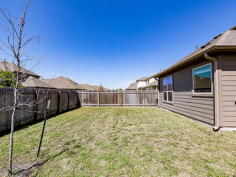 821 Falkland Trce — Photo 28