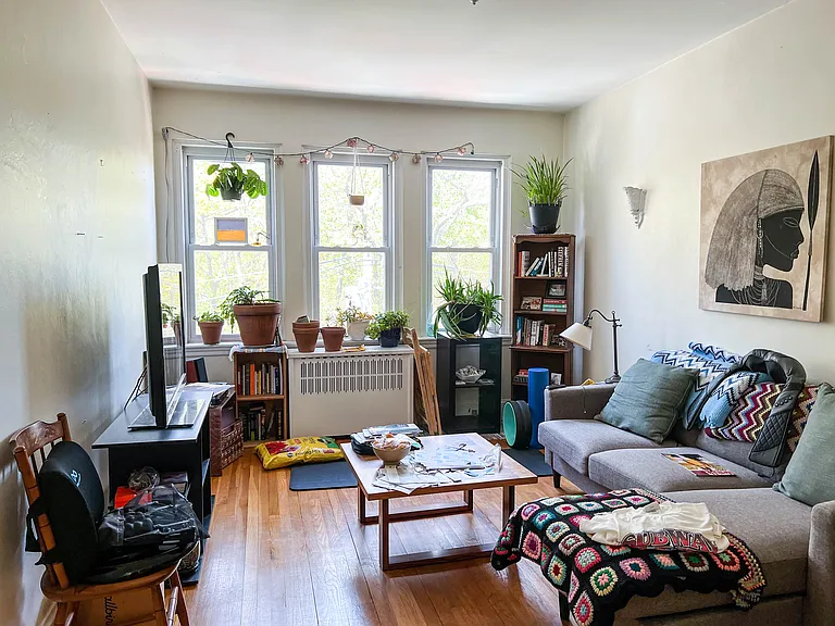 27 Lanark Rd #4 — Photo 3