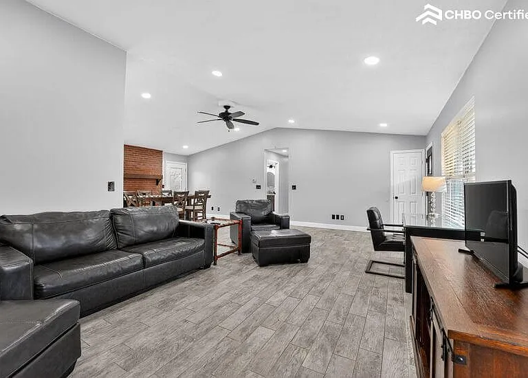 490 Beechwood Cir — Photo 11