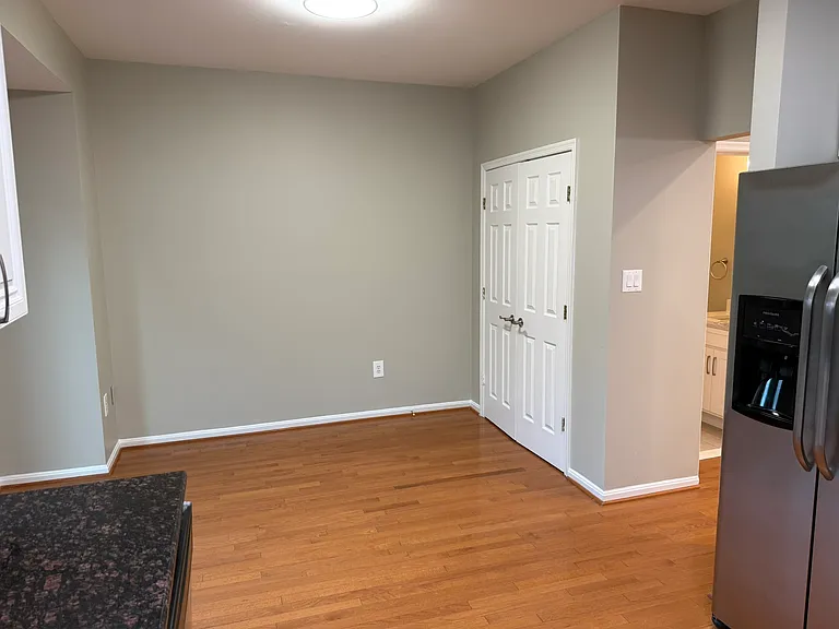 2427 Clover Field Cir — Photo 16