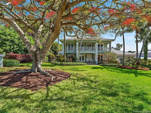 11 Castle Hill Way, Sewalls Pt, FL 34996