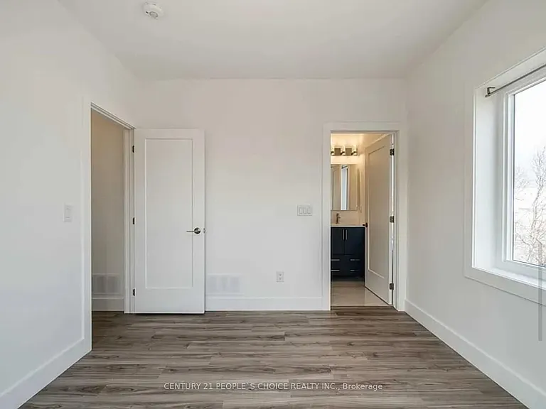 54 Westhampton Dr #UPPER — Photo 12