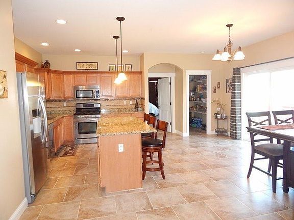 3rd image of 4402 Stafordshire Ln