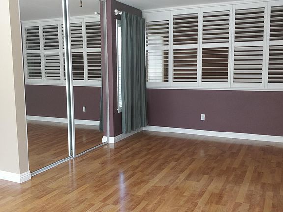 2nd image of 204 White Oak Ct