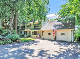 1333 Round Hill Rd, Fairfield, CT 06824